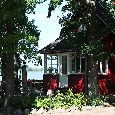 Charming Coastal Retreat In Zierow, Cleaning Included Lejlighed *