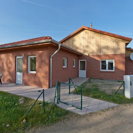 Lejlighed Charming Coastal Retreat In Zierow, Cleaning Included *