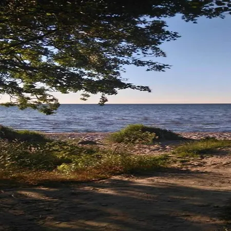 Charming Coastal Retreat In Zierow, Cleaning Included *